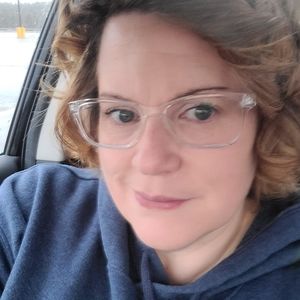 Meet your Posher, Roxanne